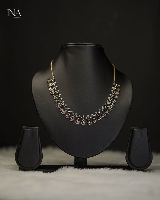 Elegant Teardrop Necklace