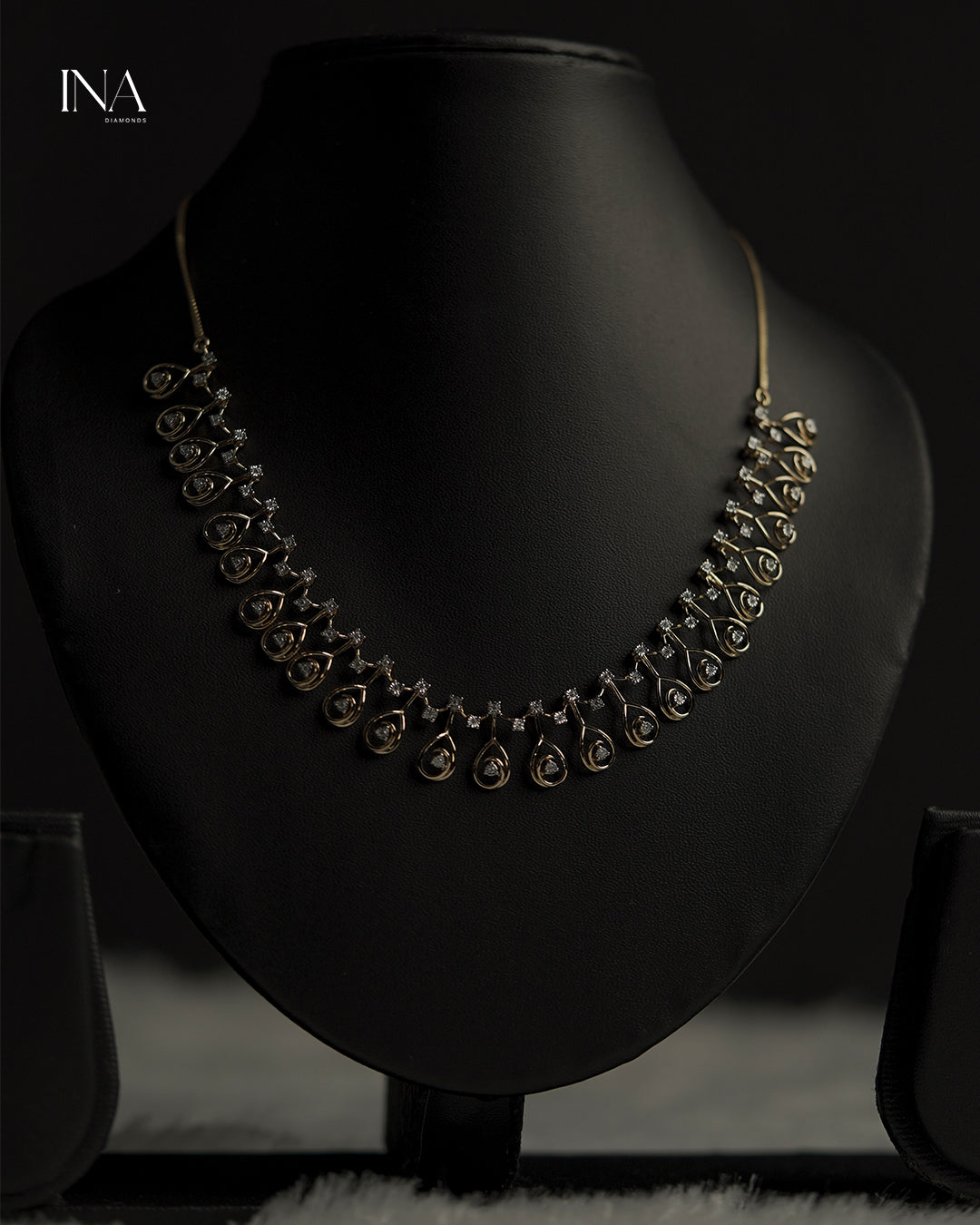 Elegant Teardrop Necklace