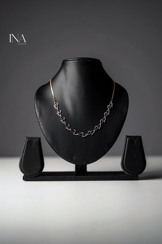 Elegant Leaf-Link Necklace