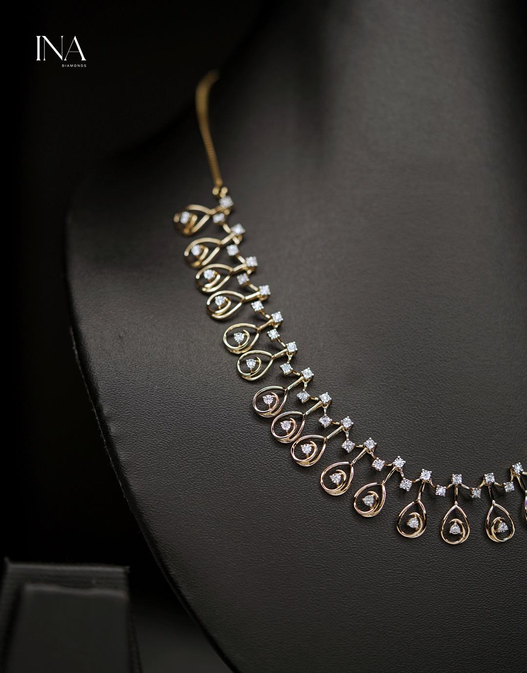 Elegant Teardrop Necklace