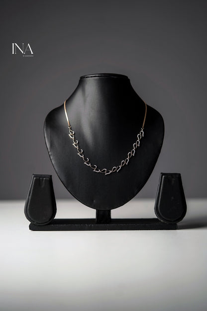 Elegant Leaf-Link Necklace