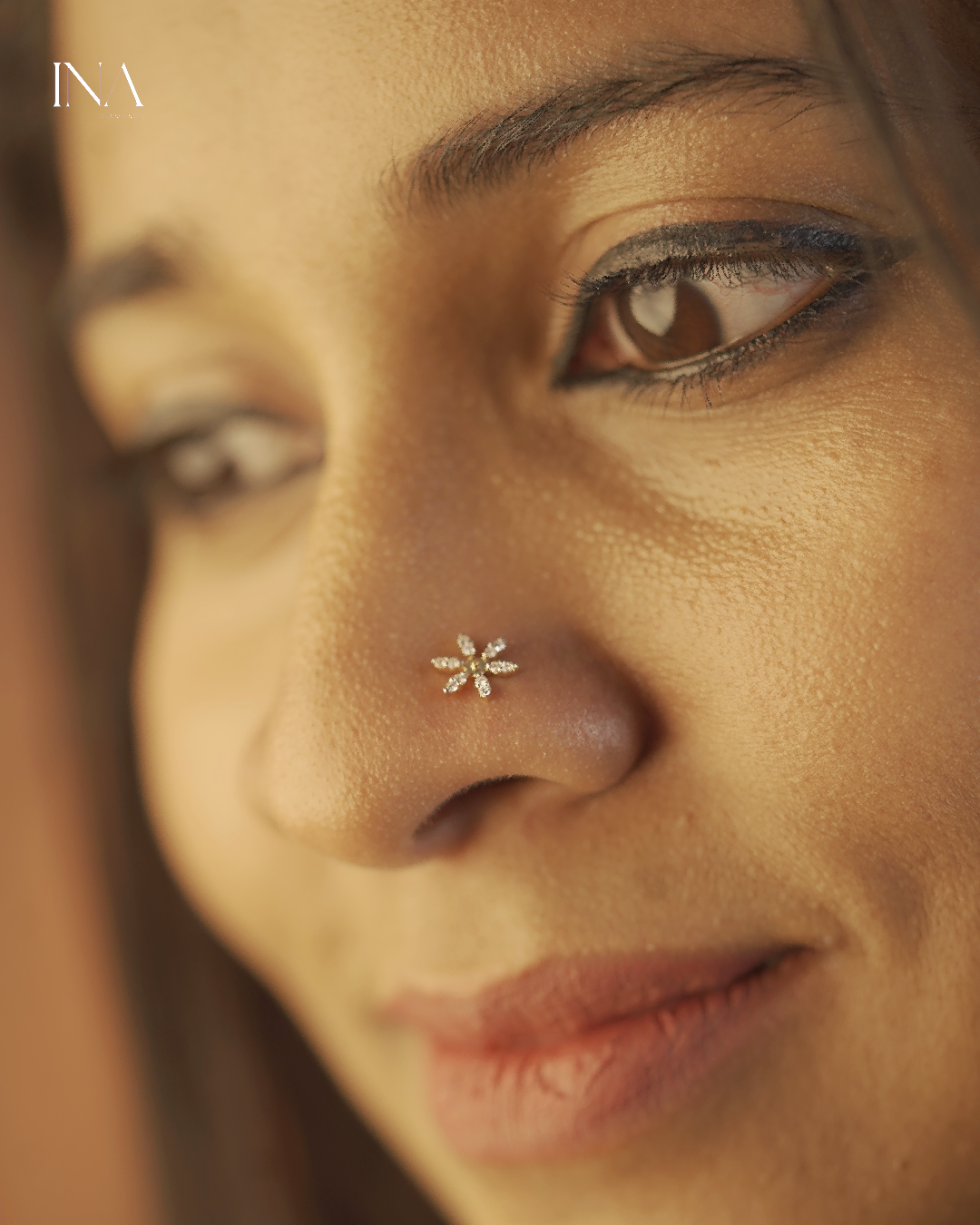 Floral Radiance Nose Pin