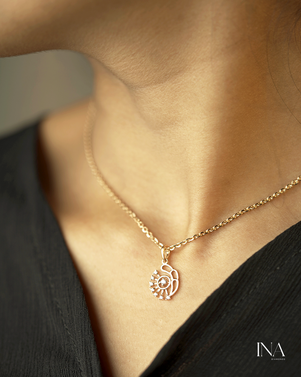 Blossom Crest Pendant