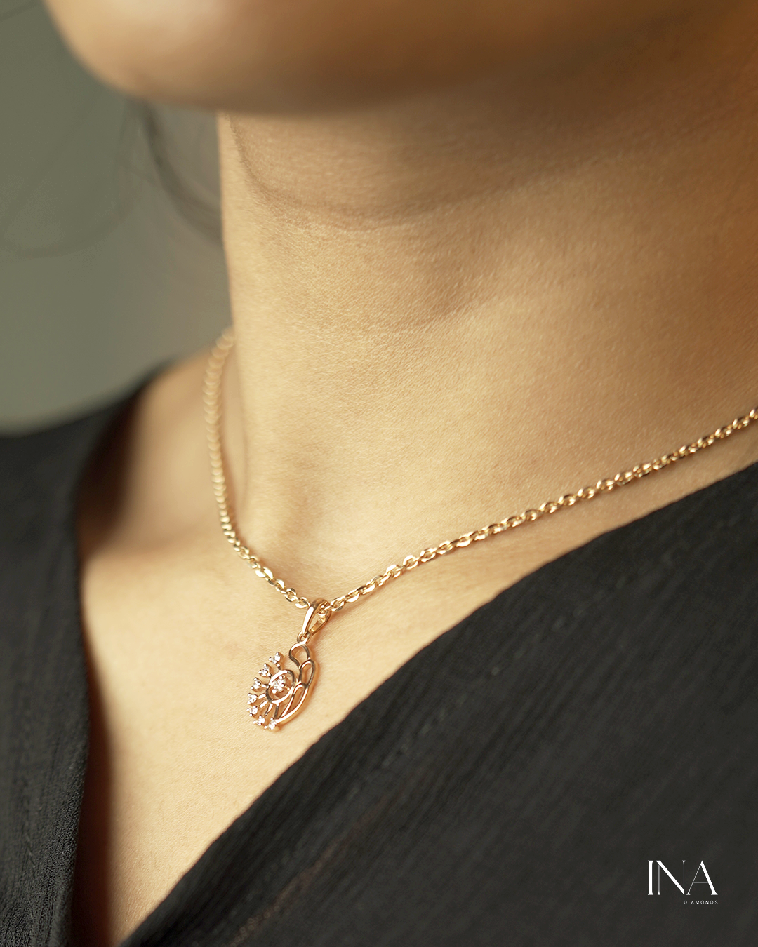 Blossom Crest Pendant